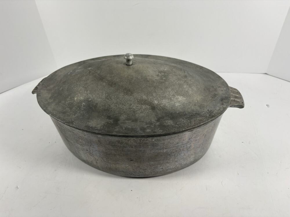 Vintage Merit Cast Aluminum Oval Roaster Dutch Oven w Lid 14in USA